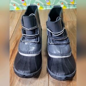 Sorel Out N About Ankle Rain Boots Womens Size 8,Gray Leather Waterproof
